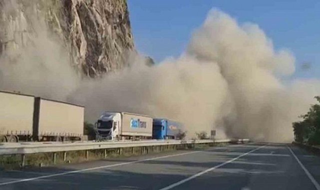 Artvin'de korku dolu anlar... Her şey bir anda oldu: Etrafı toz bulutu kapladı!