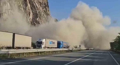 Artvin'de korku dolu anlar... Her şey bir anda oldu: Etrafı toz bulutu kapladı!