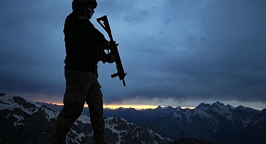 Bakan Yerlikaya acı haberi duyurdu: 1 asker şehit oldu