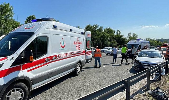 Bayram tatili yolunda zincirleme kaza! 9 kişi yaralandı