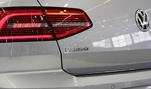 Bir dönem daha sona erdi! Volkswagen listeden kaldırdı... Passat sedan artık satılmayacak