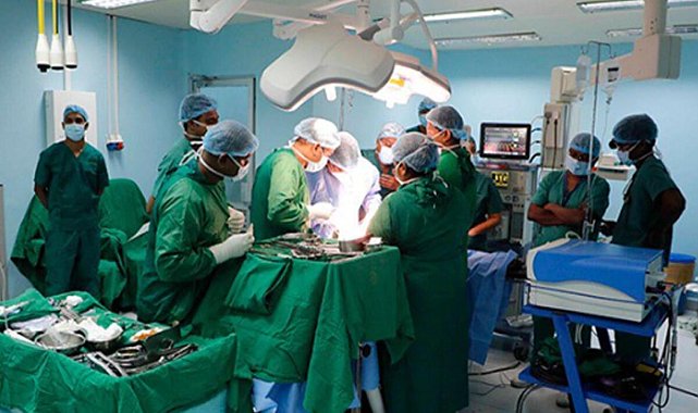 Dünya rekoru: 801 gram ağırlığında böbrek taşı çıkarıldı