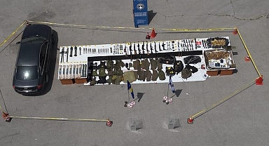 Kosova'da çok sayıda silah ve mühimmat ele geçirildi! İçişleri Bakanı Sveçla: Sırbistan ordusu tarafından...