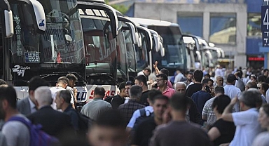 Kurban Bayramı, Büyük İstanbul Otogarı'nda hareketliliği artırdı! 'Ana ve ek seferler doldu, dönüş biletleri de tükendi'