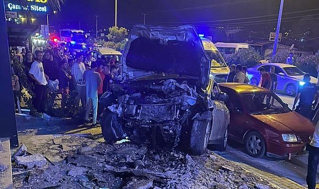 Mersin'de korkunç kaza! 2 kişi hayatını kaybetti, biri bebek 4 yaralı