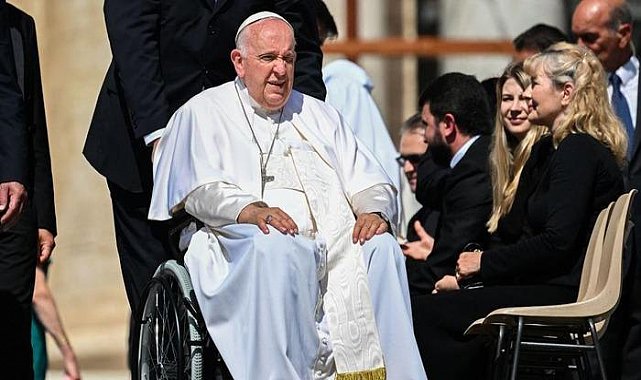 Papa Francesco ameliyat olmak üzere hastaneye kaldırıldı