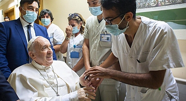 Papa Francis, hastaneden taburcu edildi