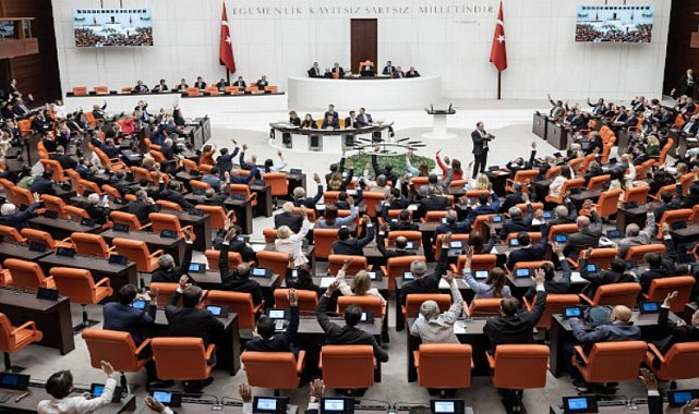 TBMM'de divan ve komisyon seçimleri yapıldı