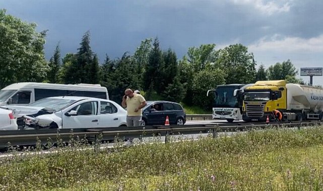 Zincirleme kaza Anadolu Otoyolu'nu kilitledi!
