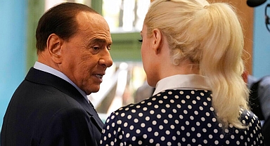 Berlusconi’nin vasiyeti dünya gündeminde! Sevgilisi 100 milyon Euro alacak...