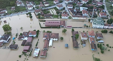 Düzce'de Efteni Gölü taştı! İçmeler köyü sular altında kaldı