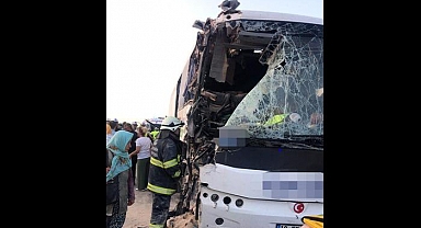 Eskişehir'de feci kaza! Yolcu otobüsü, TIR'a çarptı: 23 yaralı