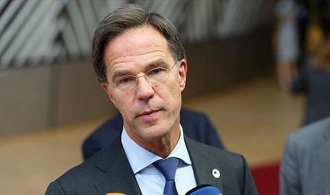 Hollanda Başbakanı Mark Rutte koalisyon hükümetinin istifa ettiğini açıkladı