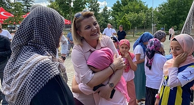 Kur’an kursiyeri çocuklardan Başkan Hürriyet’e büyük sevgi
