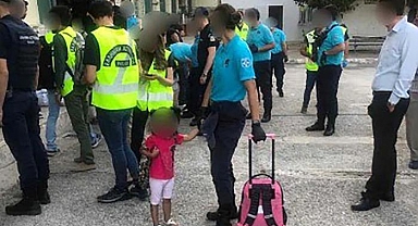 Türkiye'nin kapatılmasını istediği terör yuvasına operasyon: Lavrion Kampı boşaltıldı! Öcalan posterleri, PKK bayrakları...