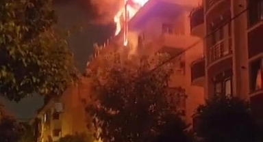 Çekmeköy'de 5 katlı binanın çatı katında yangın