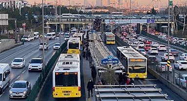 İstanbul'da toplu ulaşıma yüzde 51.52 oranında zam geldi.