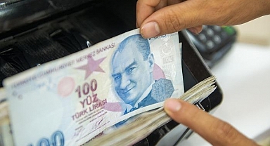 Üniversiteyi kazanana belediyeden 5 bin lira