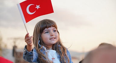 15 Bin Tofaş Çalışanı ve Ailesi Cumhuriyet’in 100’üncü Yılını Kutladı