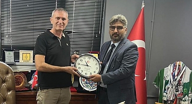 Akparti Küçükçekmece ilçe İlim Yayma Cemiyeti Küçükçekmece Şube'yi ziyaret etti