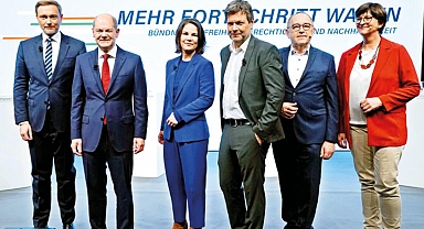 Almanya’da hükümete güven dibe vurdu
