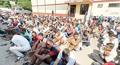 Çeteler hapishaneyi tatil köyüne çevirmiş... Venezuela’da 11 bin polisle dev baskın