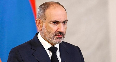 Ermenistan parlamentosu önünde protesto! Paşinyan’a istifa çağrıları