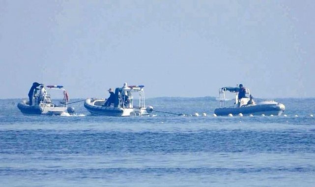 Filipinler tartışma çıkaran yüzen bariyerleri kaldırıyor