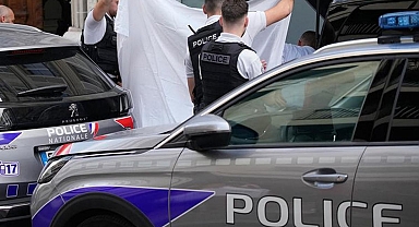 Fransa'nın konuştuğu kaza: 2 polis gözaltında