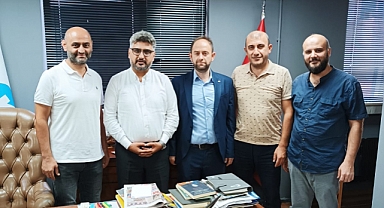 İHH Küçükçekmece İlçe Başkanı ve Yönetim, İlim Yayma Küçükçekmece İlçe Başkanı Murat Gülep'i Makamında Ziyaret Etti