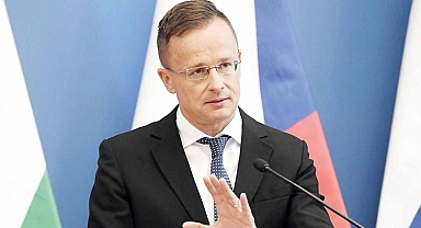 Macaristan İsveç’in NATO yolunu uzatıyor