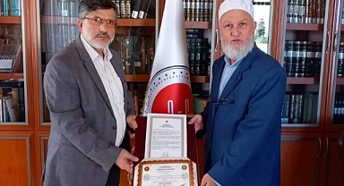 Nevzat Bakır 60 yaşında hafız oldu.