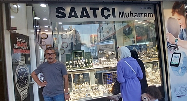 Sefaköy'de Saat Tutkunlarına 40 Yıldan Fazla Hizmet veren Saatçı Muharrem