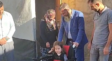 Biinsan Derneği, Erzurum'da Okuyan Öğrenciye Tekerlekli Sandalye Hediye Etti.