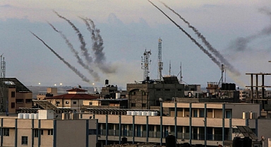 Hamas'ın silahlı kanadı İzzeddin el-Kassam Tugayları, İsrail'e karşı 