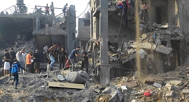 İsrail'in kan donduran katliamına AK Parti'den sert tepki: Vahşi saldırıyı lanetliyoruz