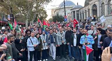 İstanbul'da Filistin’e destek yürüyüşü! Ayasofya'da dua edildi.