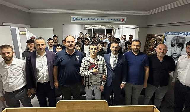 Kaptanoğlu'nun katılımı, ülkücü camiada memnuniyetle karşılandı.