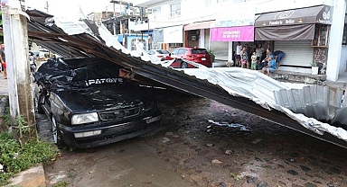 Kasırga ve fırtına Meksika'da can aldı:5 ölü