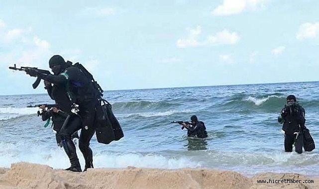 Kassam Tugayları Deniz Komando Birliği,İşgalci İsrail Zeykim Askeri Üssündeki Askerleri vurdu.