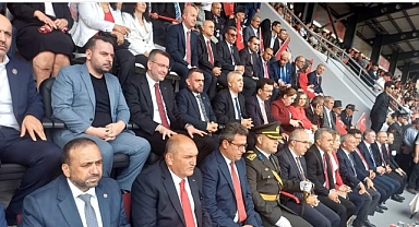 SP.İstanbul Milletvekili Mustafa Kaya, küçükçekmece'de Cumhuriyet Bayramı Kutlamalarına Katıldı