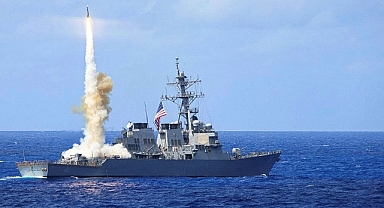 Yemen'de ABD Gemisini Husiler tarafından roketlerle saldırı düzenlendi