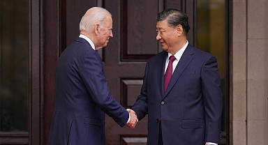 Biden ve Xi 1 yıl sonra ilk kez yüz yüze görüştü