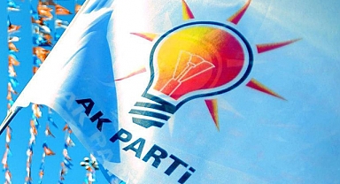 DEVA Partisi'nden istifa eden 800 kişiye AK Parti rozetleri takıldı.