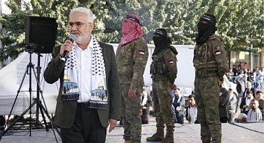 HÜDAPAR'dan Gazze mitingi: Sahneye İzzeddin El Kassam Tugay'ı kılığında çıktılar