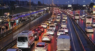 İstanbul'da trafik kilit! Yüzde 90'a dayandı