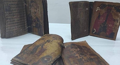 Kırıkkale'de 1000 yıllık olduğu değerlendirilen 3 İncil ele geçirildi