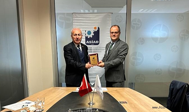 AK Parti Ataşehir Belediye Başkan aday adayı Hakan Berktaş’a Avrasya Sanayici ve İş Adamları Derneği’nden plaket