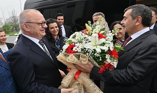 Bakan Tekin Manisa'da