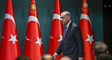 Cumhurbaşkanı Erdoğan'dan Kabine sonrası enflasyon ve asgari ücret mesajı: İstihdama zarar vermeyecek bir seviye hedefi ile süreç yönetilecek